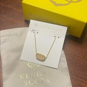 Kendra Scott Elisa Necklace in Rose Quartz